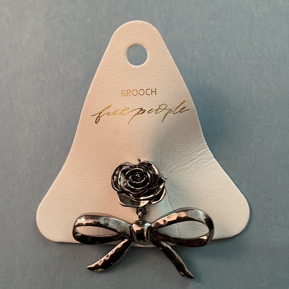 *5/$40 NWT Free People Silver Rosie Brooch with a silver rose attached to a bow! - Picture 6 of 11